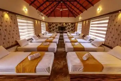 Large AC hall accommodation for devotees near Somnath Temple