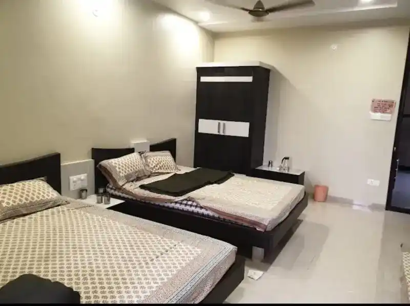 Affordable non-AC room in Somnath Dharamshala for online booking