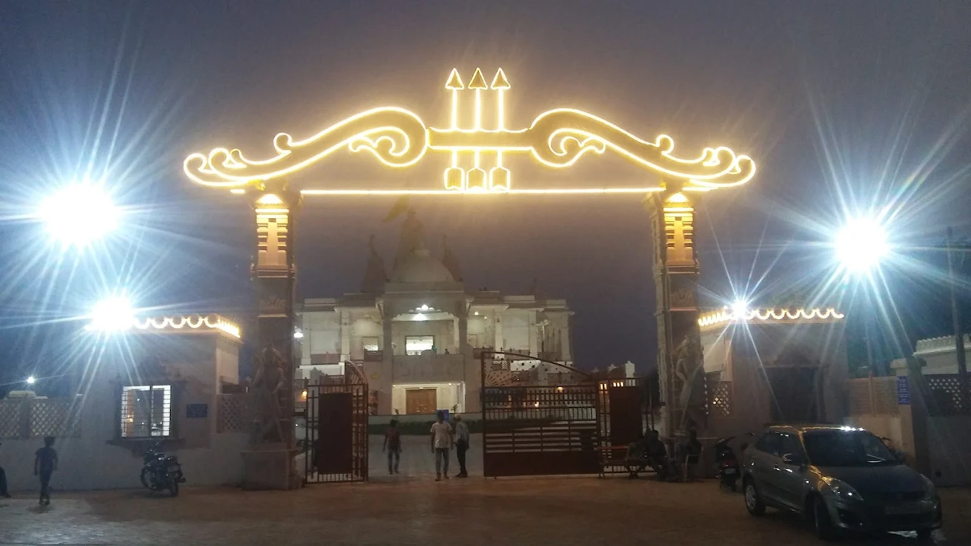 Clean and peaceful rooms at Shriman Narayan Mandir Dharamshala near Somnath Temple